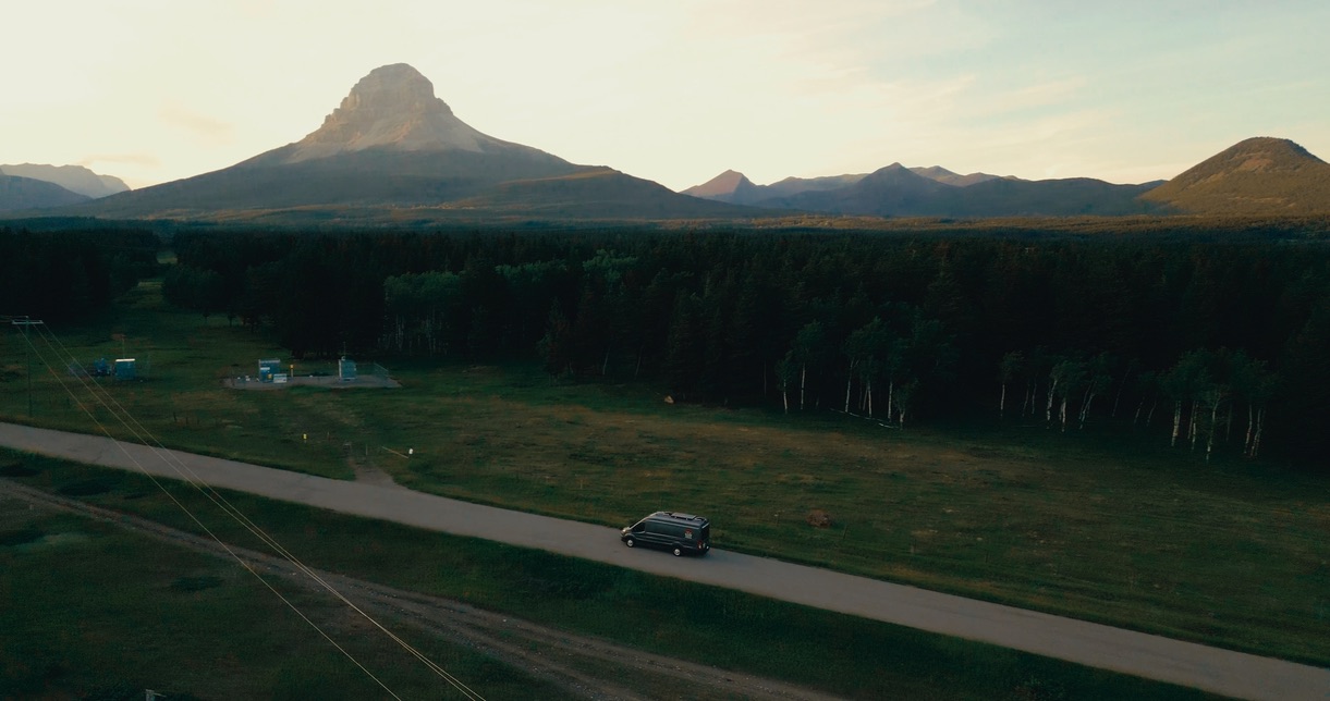 Crowsnest Pass / Sprinter at sunrise